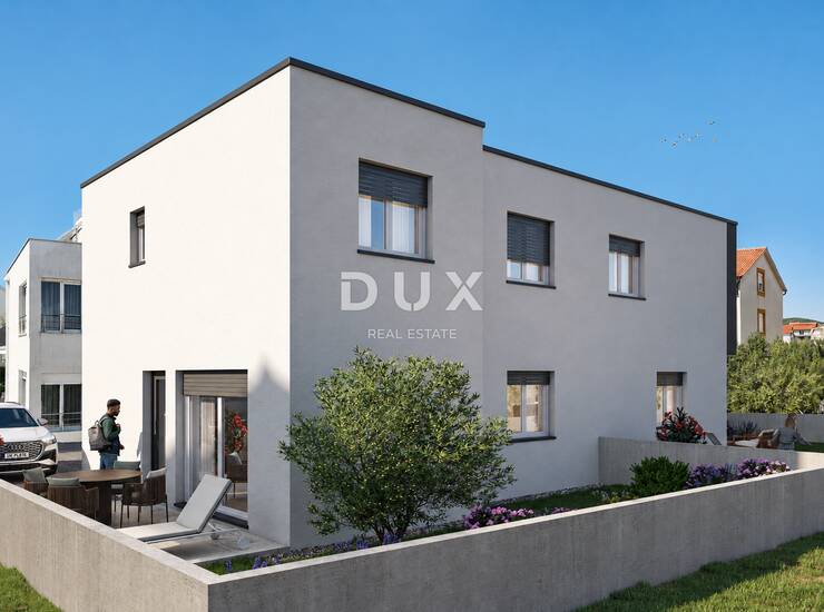 Vodice, četversosoban stan s dvorištem, 105 m², 600m od mora — fotografija 4