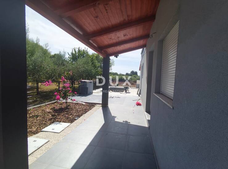 Istra, Peroj, kuća, 88 m2, 3 stambene jedinice, 150m od mora — fotografija 2