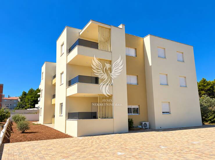 VODICE, NOVOGRADNJA, ODLIČAN 2S+DB S VRTOM — fotografija 5