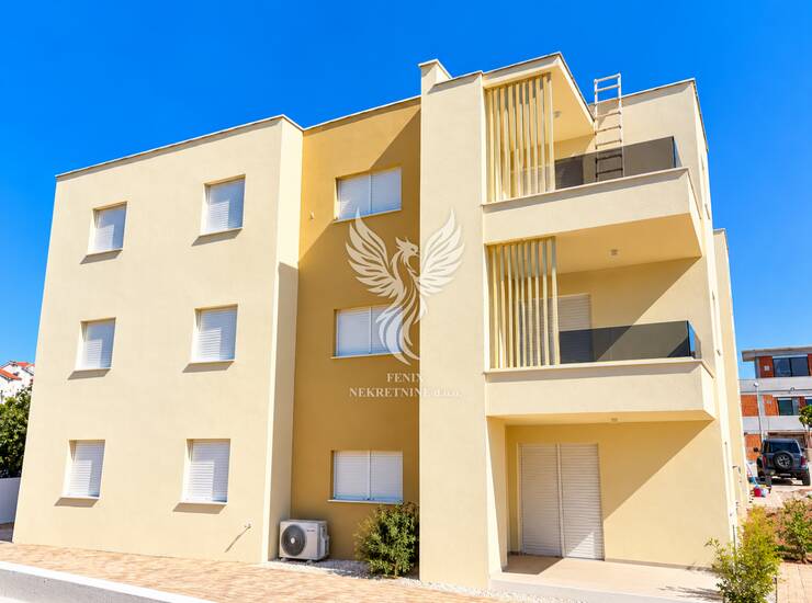 VODICE, NOVOGRADNJA, ODLIČAN 2S+DB S VRTOM — fotografija 6