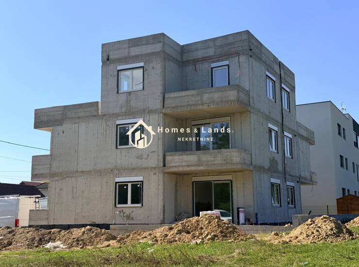 Sesvete,Kraljevečki Novaki,4-soban stan 97m2+vrt 206m2+vanjski parking