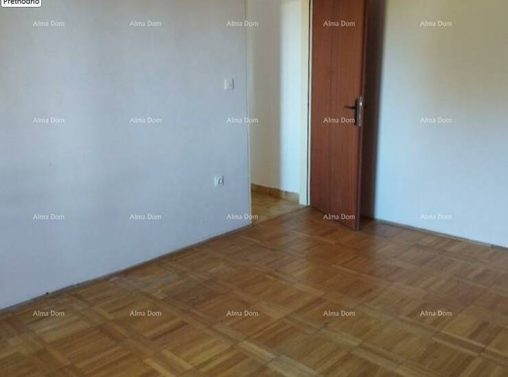 Na prodaju je prostrana obiteljska kuća površine 200 m², smještena na m... — fotografija 7