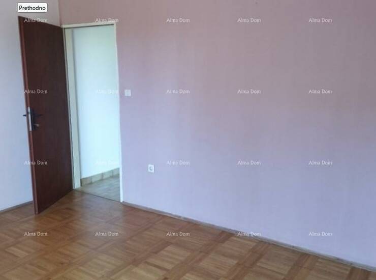 Na prodaju je prostrana obiteljska kuća površine 200 m², smještena na m... — fotografija 9