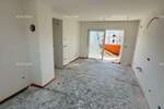 U ponudi je stan površine 58 m² smješten u manjoj stambenoj zgradi na Ve...