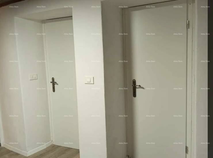 U ponudi je  renoviran stan površine 83,75 m², smješten na prvom katu ma... — fotografija 7