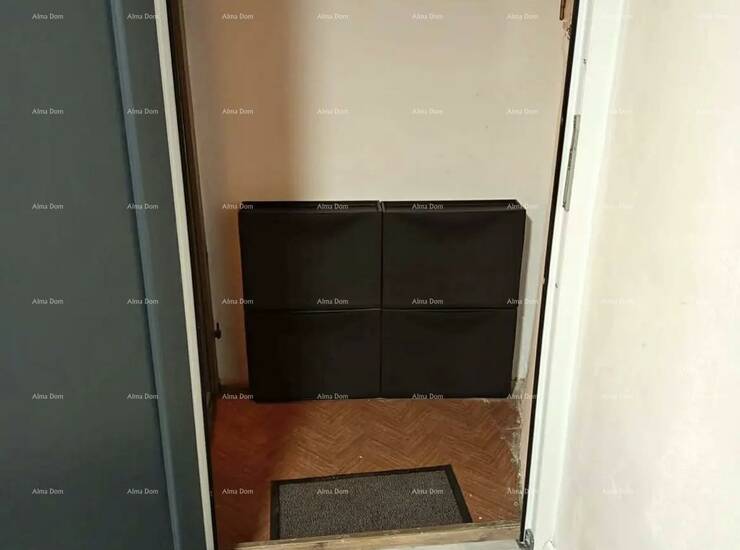 U ponudi je  renoviran stan površine 83,75 m², smješten na prvom katu ma... — fotografija 9