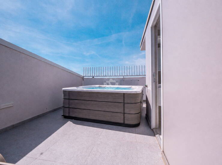 Hrvatska, Zadar, Pag, Povljana, 3-etažni Stan 120  m2, prvi red i pogled na Mo — fotografija 2