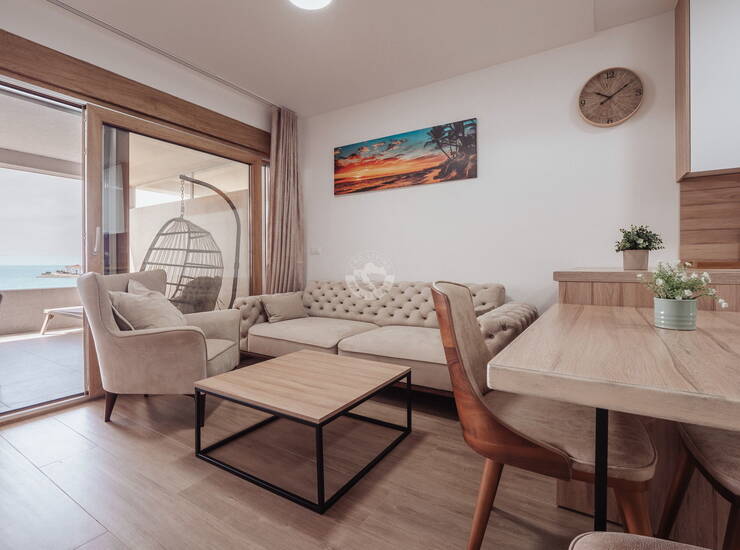 Pag, Povljana, dvoetažni Stan 72 m2, prvi red i pogled na More, terasa i jakuz