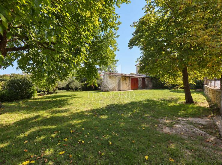 Istra, Kanfanar – Građevinsko Zemljište s gospodarskim objektom od 80 m² — fotografija 3