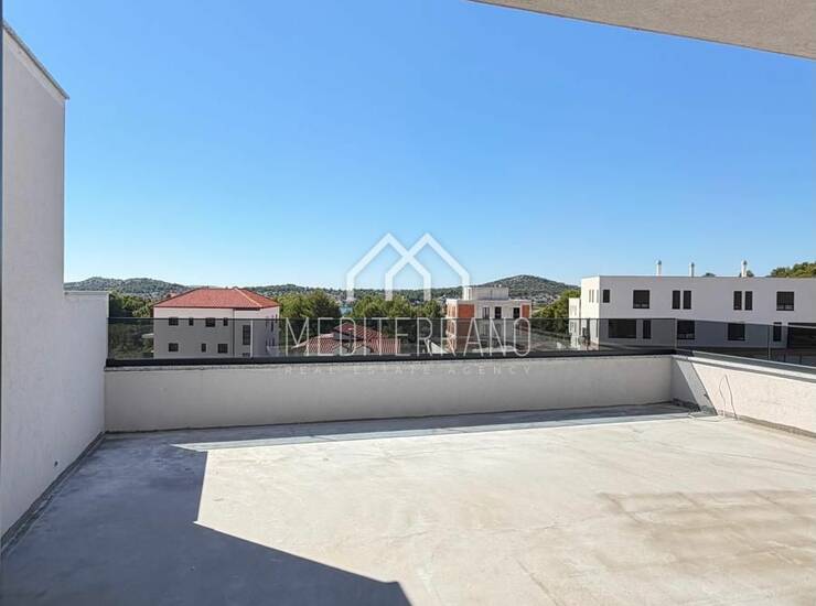 Komforan dvoetažni trosoban stan, novogradnja — fotografija 6