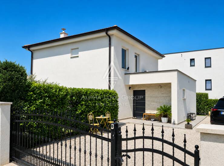 Istra, Poreč : Vila s 3 spavaće sobe i bazenom — fotografija 2