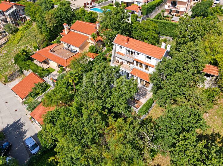MATULJI – SAMOSTOJEĆA KUĆA 270 m² S VELIKOM OKUĆNICOM 1.200 m² I POGLEDO — fotografija 3
