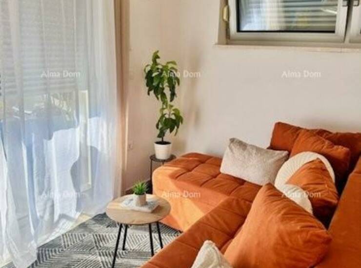 U ponudi garsonjera u prizemlju 34,74 m2. Kompletno uređena i namještena ...