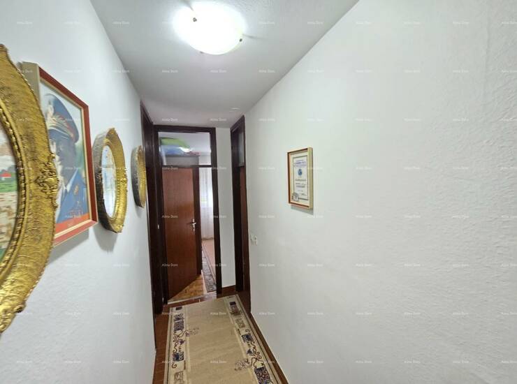Ovaj prostrani stan u Puli nudi savršen spoj udobnosti i funkcionalnosti. ... — fotografija 3