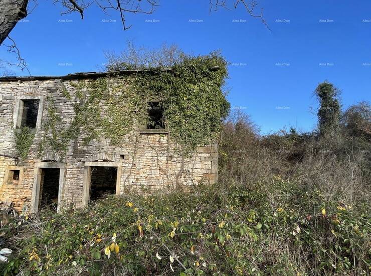 Na prodaju je krajnja kamena kuća u nizu, smještena u mirnom istarskom za... — fotografija 2