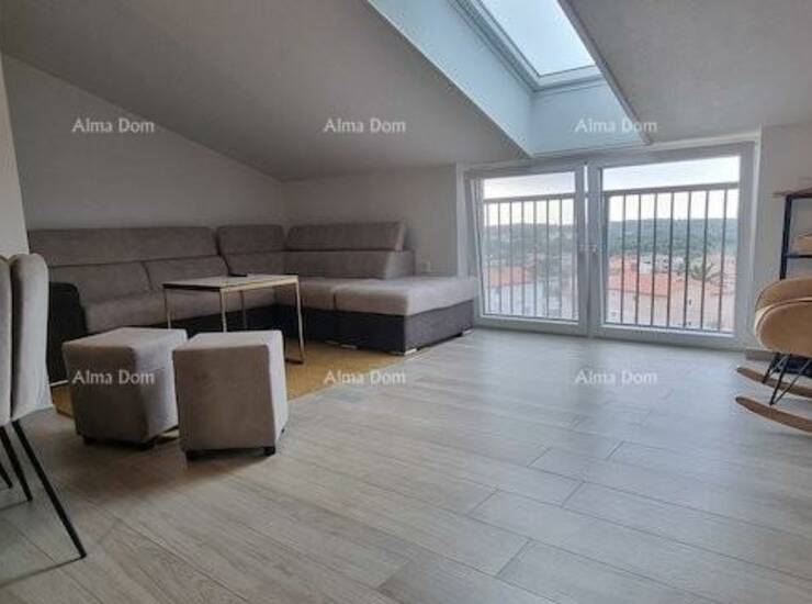 Prodaje se apartman na zadnjoj etaži stambene zgrade u Ližnjanu.
Apartman... — fotografija 8