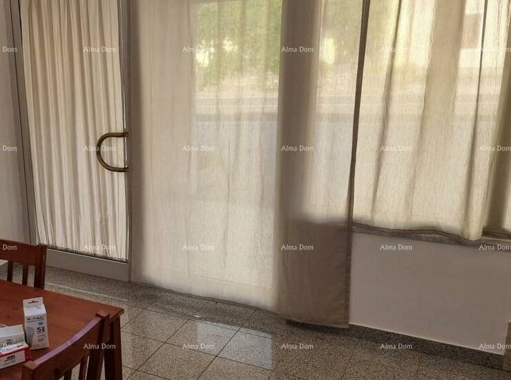 Na prodaju je stan u Kaštelu, površine 85 m², idealan za obitelji. Stan ...
