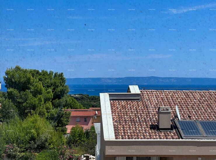 Stan se prodaje kompletno namješten.
U novoj i modernoj zgradi koja je u z... — fotografija 2