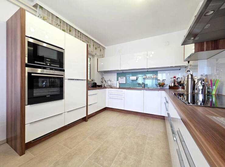 Ludbreg, velika Kuća 430 m2 na  zemljištu 2400m2,  5 spavaćih soba, Graža i — fotografija 3