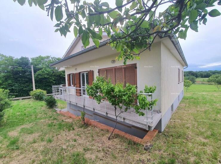 Prodaje se prekrasna obiteljska kuća površine 130 m², smještena u mirno... — fotografija 7