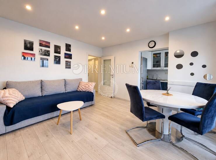 Grad Krk, apartman u centru, prvi red do mora! — fotografija 2