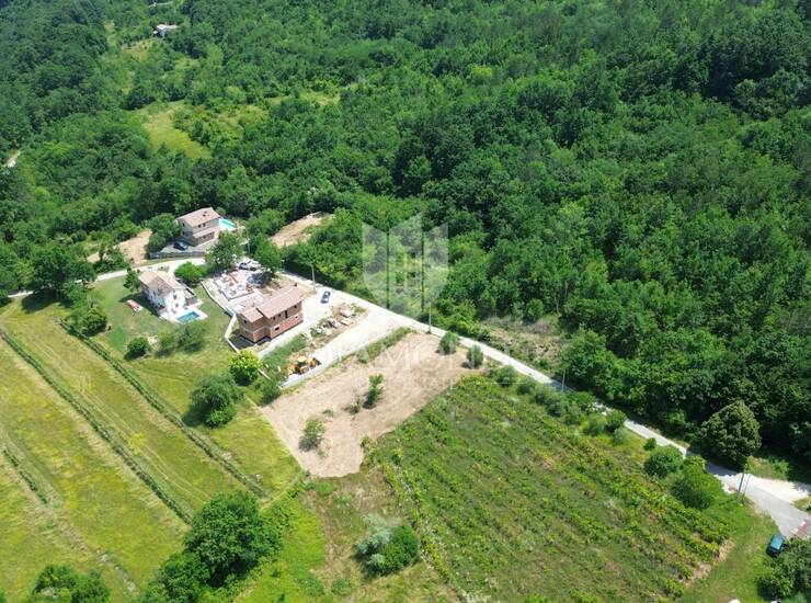Središnja Istra, Pićan, okolica, građevinsko zemljište s dozvolom i projekt — fotografija 2