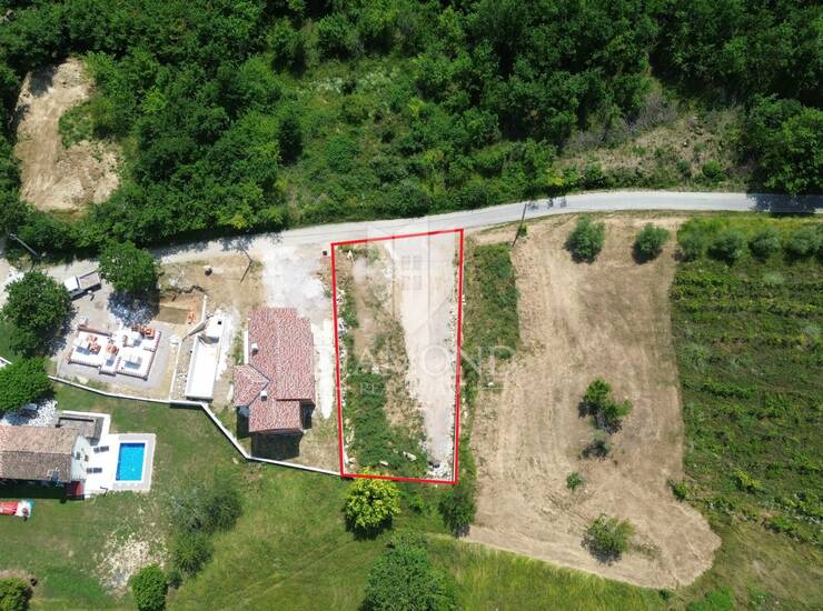 Središnja Istra, Pićan, okolica, građevinsko zemljište s dozvolom i projekt — fotografija 3