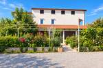Poreč,okolica-kuća sa investicijskim potencijalom