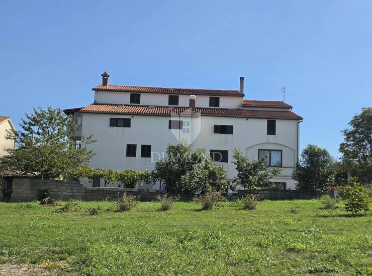 Poreč,okolica-kuća sa investicijskim potencijalom — fotografija 2
