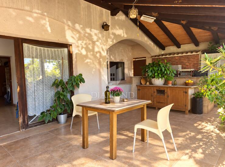 Poreč,okolica-kuća sa investicijskim potencijalom — fotografija 6