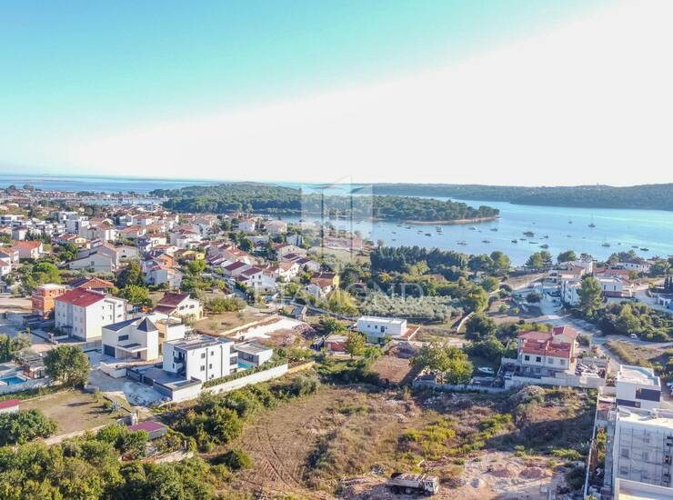 Medulin, građevinsko zemljište 300m od mora — fotografija 3