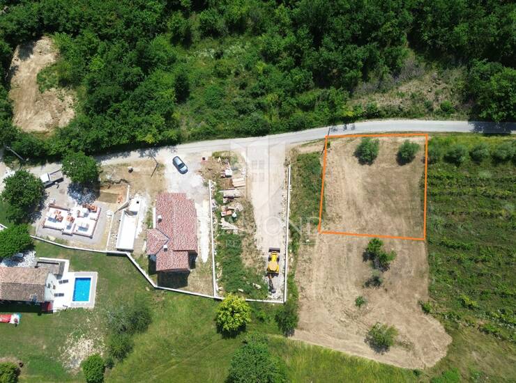 Središnja Istra, Pićan, okolica, zemljište sa ishodovanom građevinskom dozv — fotografija 2