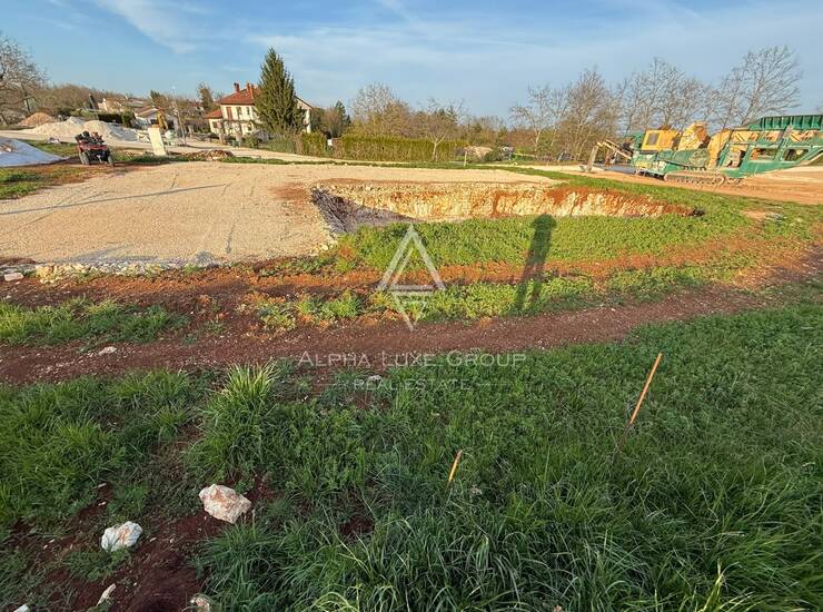 Istra Žminj: Građevinsko zemljište s dozvolom za prizemnicu — fotografija 3