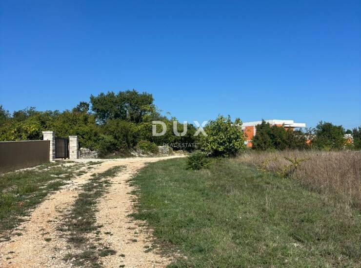 Istra, Krnica , teren s građevinskom dozvolom, voda, struja , 604 m2  — fotografija 5