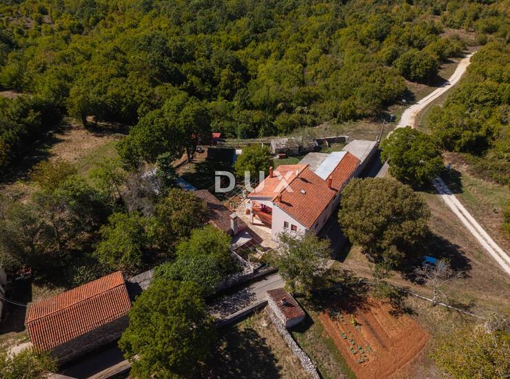 Barban, imanje s 5 objekata, 1.520 m² — fotografija 3