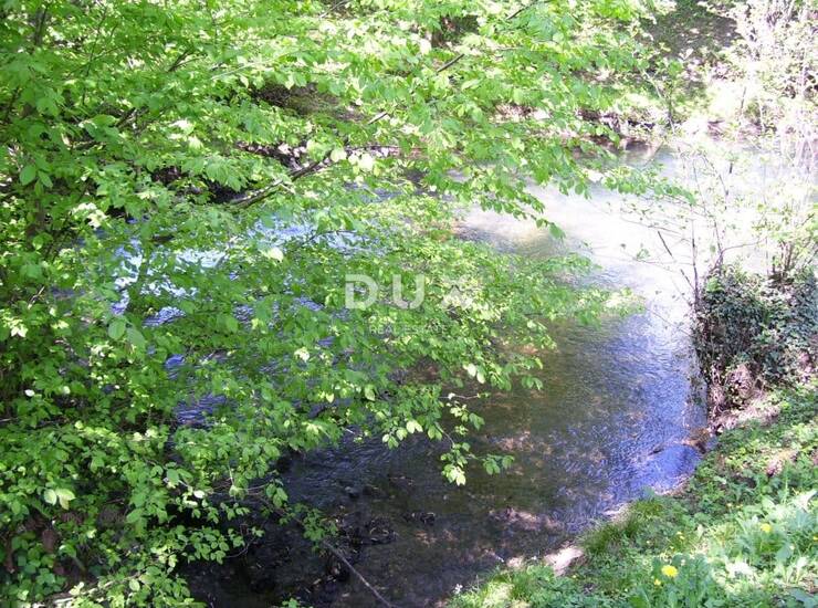 Gorski kotar, Severin na Kupi - veliko investicijsko zemljište 73000 m2 uz rij — fotografija 6