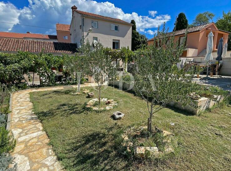 Lijepo mediteransko imanje sa 2 kuće 800m od mora,VINKURAN