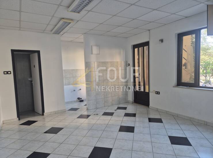 Zakup, Rijeka, Krimeja, poslovni prostor 30m2 — fotografija 6