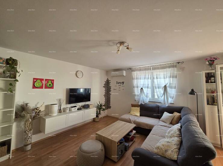 Na prodaju je prostran i funkcionalan stan neto korisne površine 71,89 m²...