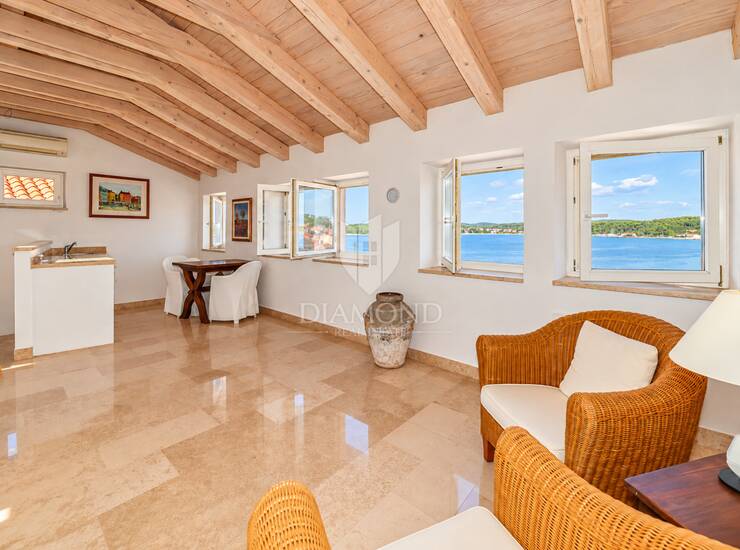 Rovinj, kuća sa impozantnim pogledom na more i grad — fotografija 2