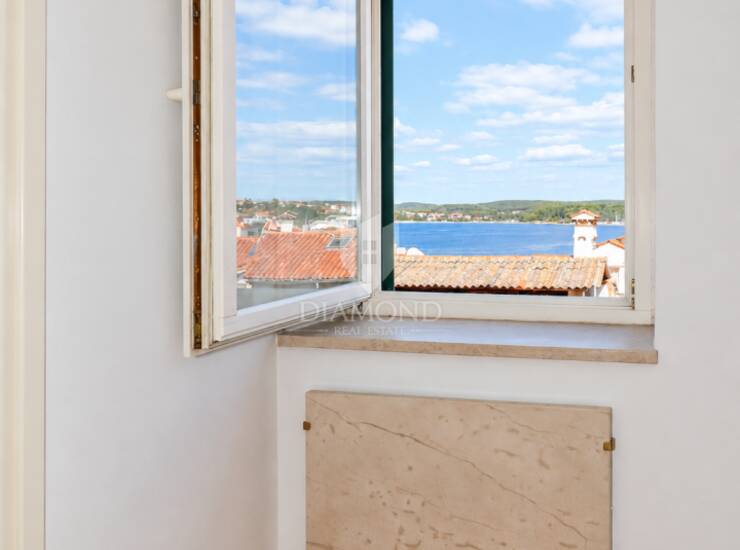 Rovinj, kuća sa impozantnim pogledom na more i grad — fotografija 5