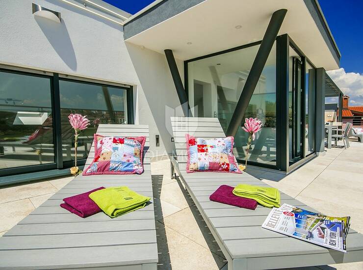 Poreč, okolica,  namješten penthouse sa pogledom
