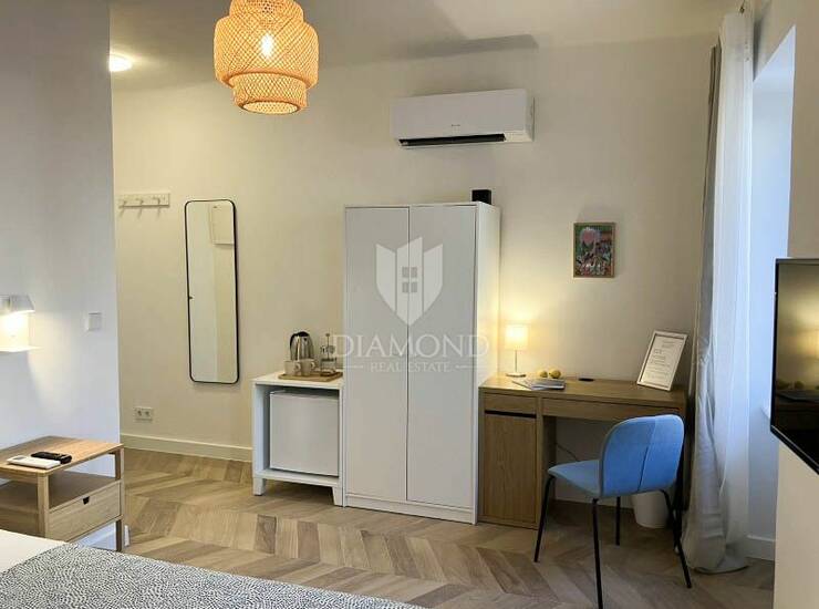 PRILIKA! Rovinj, Fantastična apartmanska kuća na korak od rive — fotografija 4