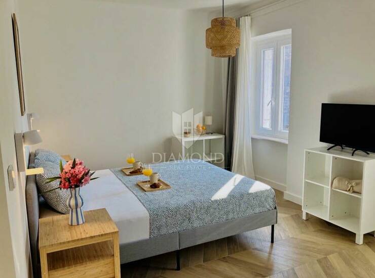 PRILIKA! Rovinj, Fantastična apartmanska kuća na korak od rive — fotografija 5