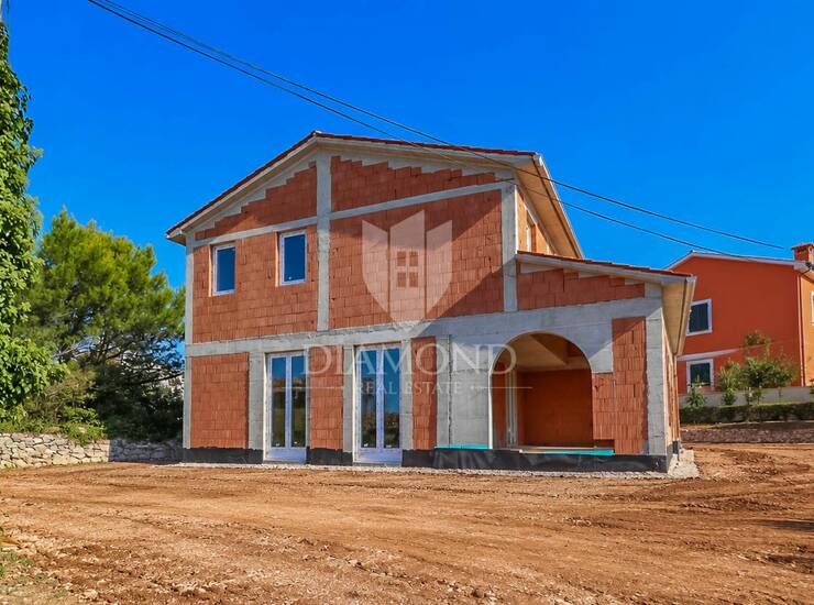 Bale, kuća u fazi izgradnje sa natkrivenim bazeom  — fotografija 5