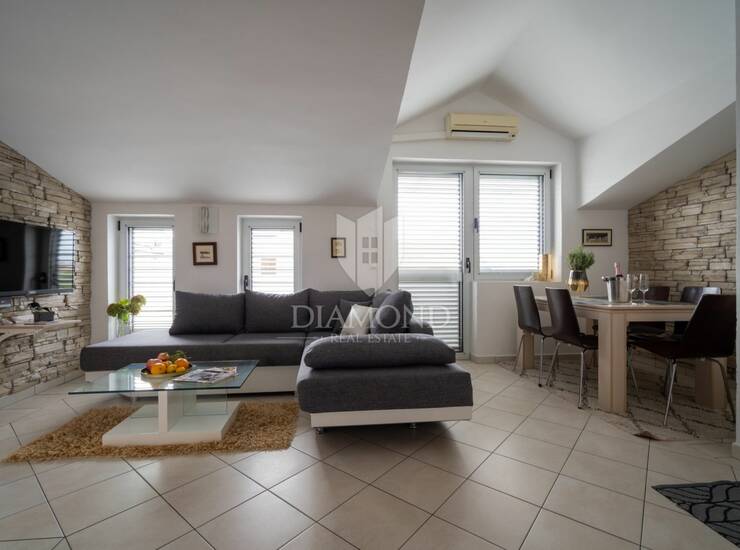 Rovinj, Poslovna prilika u blizini mora