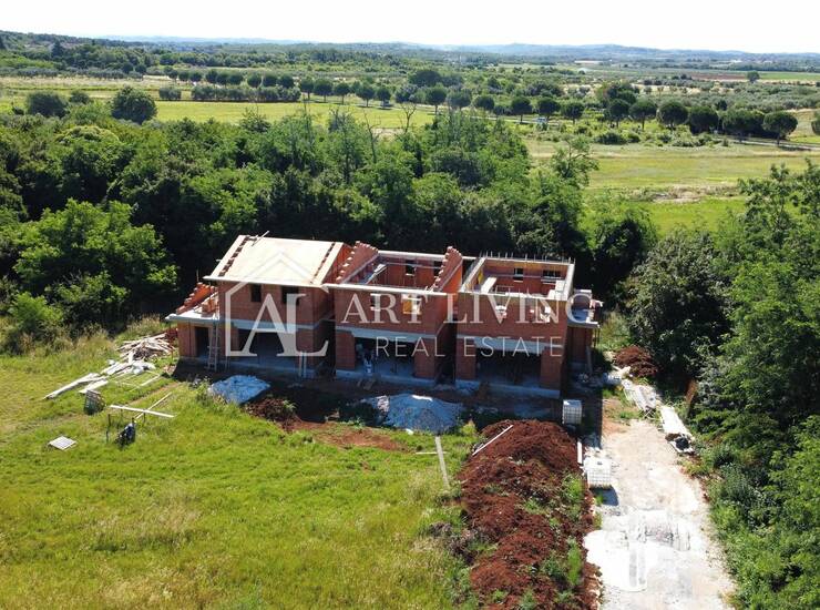 Umag - PRILIKA - šarmantna kuća u nizu sa zajedničkim bazenom — fotografija 5