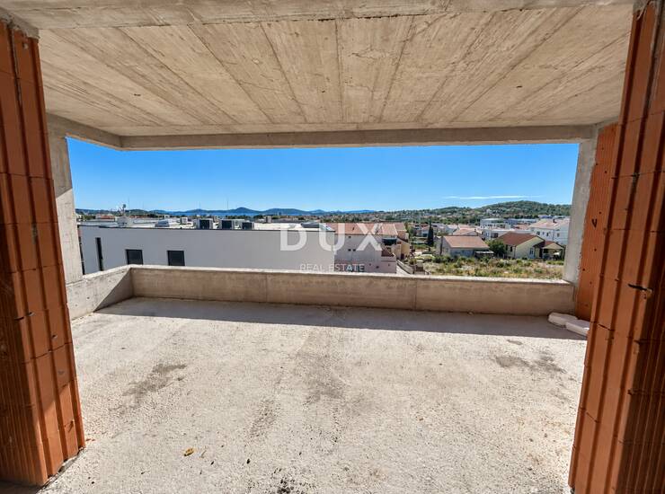 Vodice, komforan trosobni stan s pogledom na more, 84,20 m² — fotografija 3
