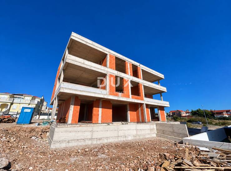 Vodice, komforan trosobni stan 84,13 m², terasa 19,44 m² — fotografija 3