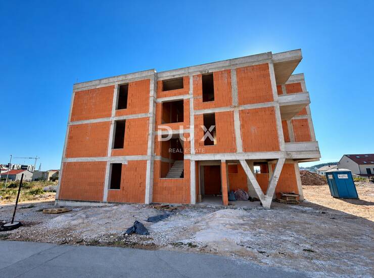 Vodice, komforan trosobni stan 84,13 m², terasa 19,44 m² — fotografija 6